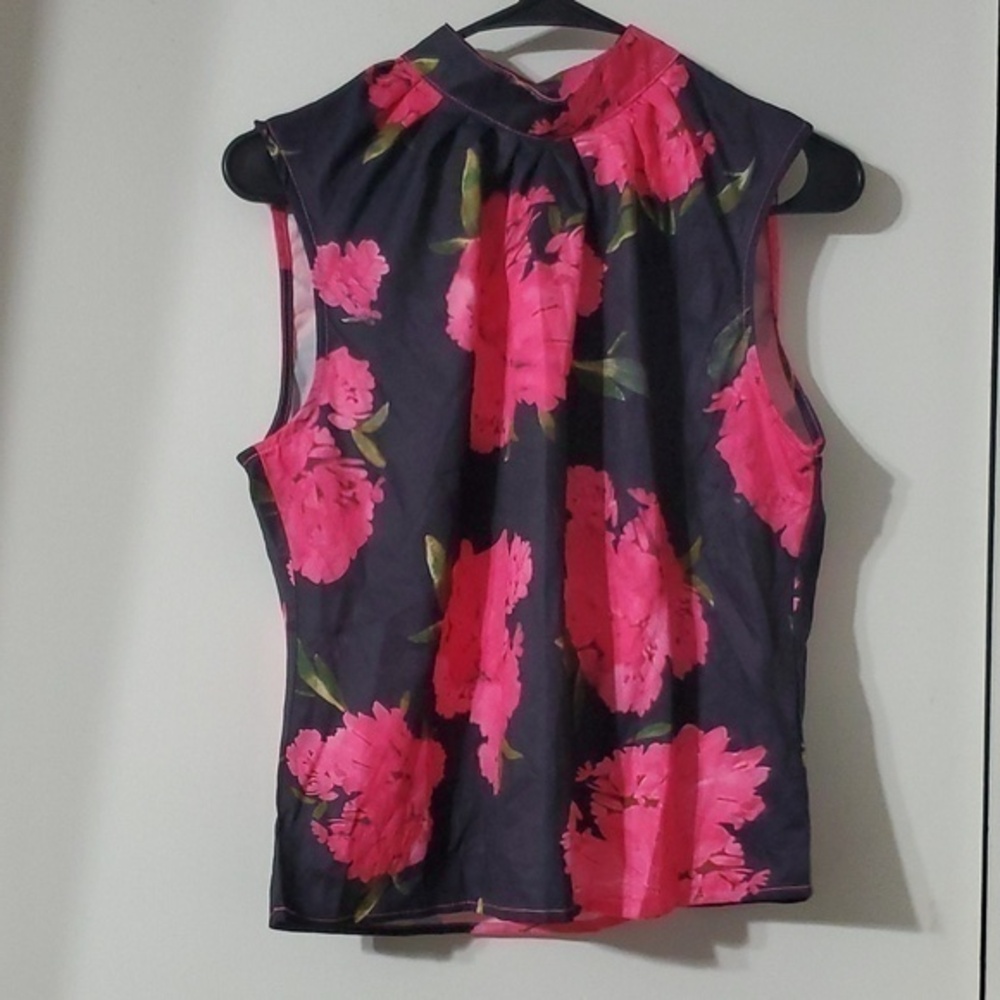 🐻   ChicMe sleeveless blouse size M